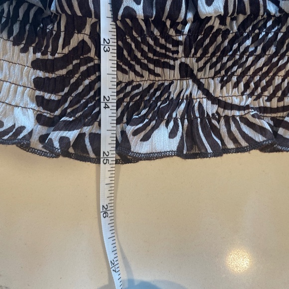 Charlotte Russe Black & White Leaf Print Ruffle Blouse with Tie Neck, Size XS - Picture 16 of 16